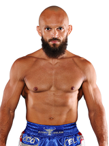 Edgard Plazaola wearing blue Eltoroloco.com shorts